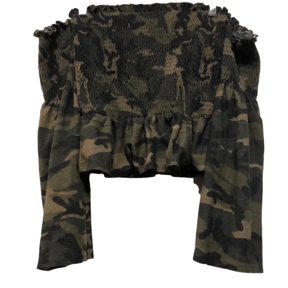 𝅺vintage Havana EST 1954 Camo Off-Shoulder Long Sleeve Top Small